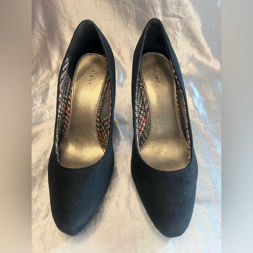 FIONI Clothing Black and Patterned Women's Heels